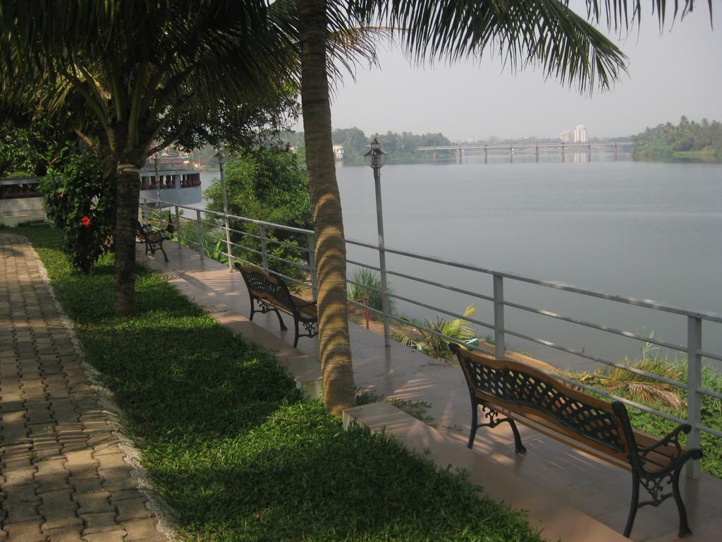 The Health Village Alwaye 外观 照片